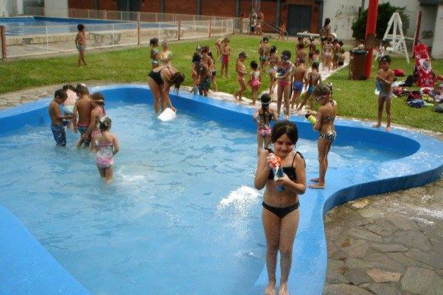 Carnaval en la Colonia del CAF - Foto FM Spacio