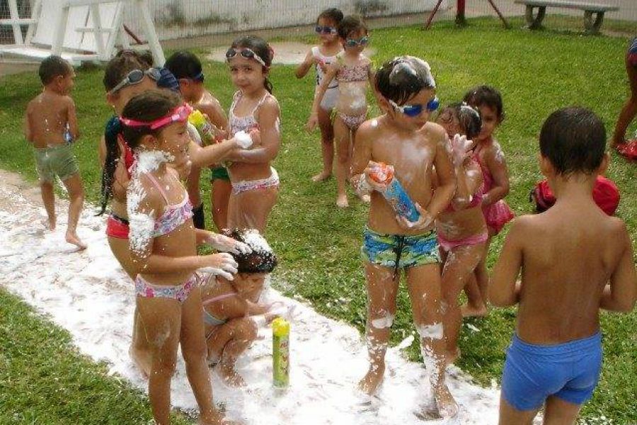 Carnaval en la Colonia del CAF - Foto FM Spacio