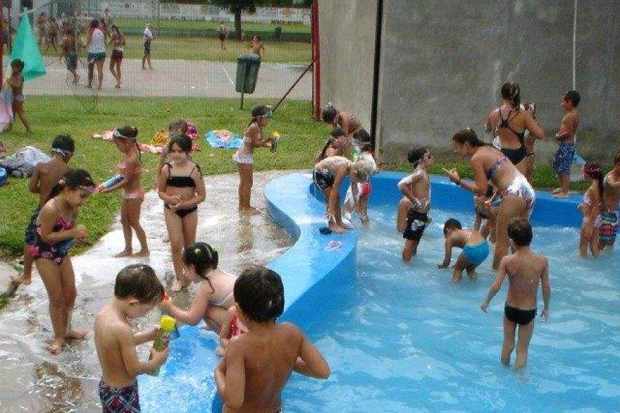 Carnaval en la Colonia del CAF - Foto FM Spacio