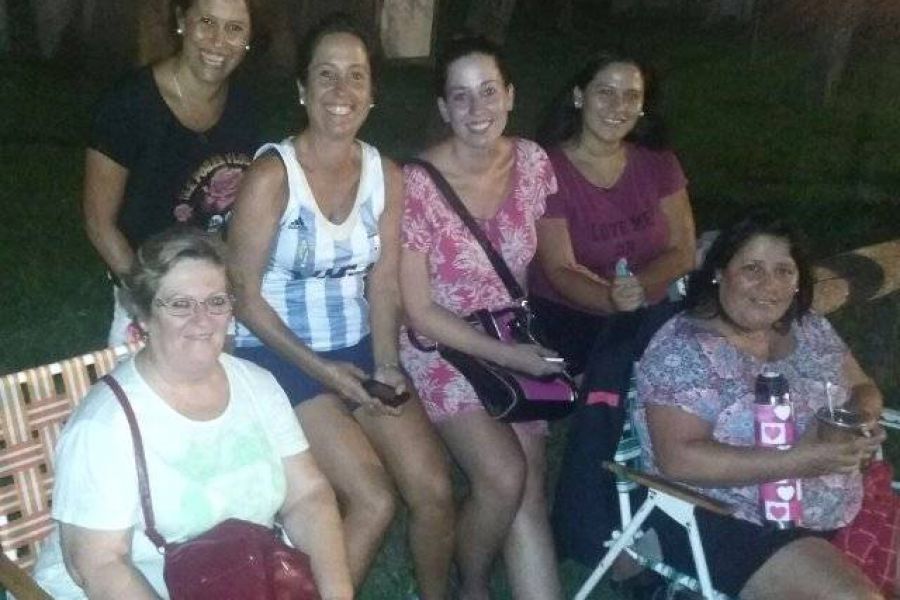 Ethel Rathge y amigas - Foto FM Spacio