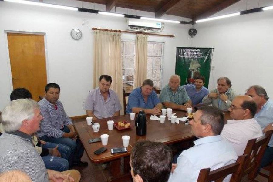 Reunion por crisis lechera - Foto ADDLA