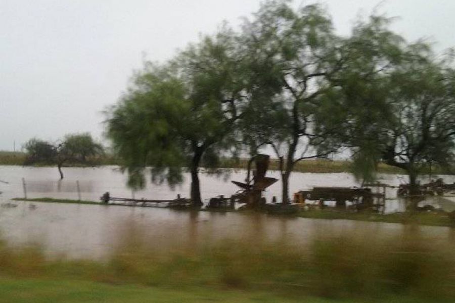 Anegamiento en Ruta 50s - Foto FM Spacio