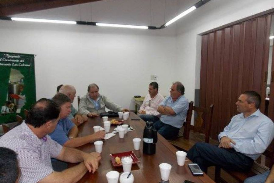 Reunion por crisis lechera - Foto ADDLA