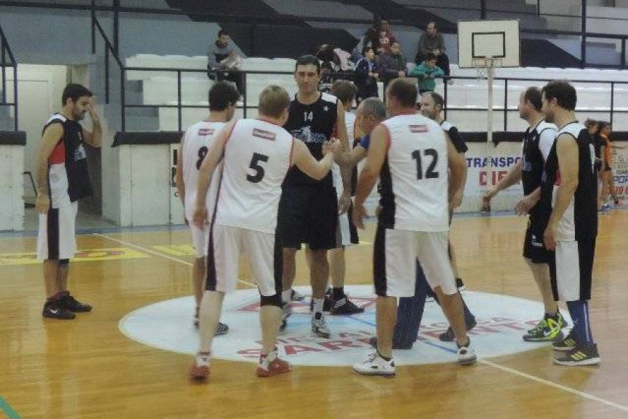 Basquet Alma Jrs. vs CAF - Foto FM Spacio