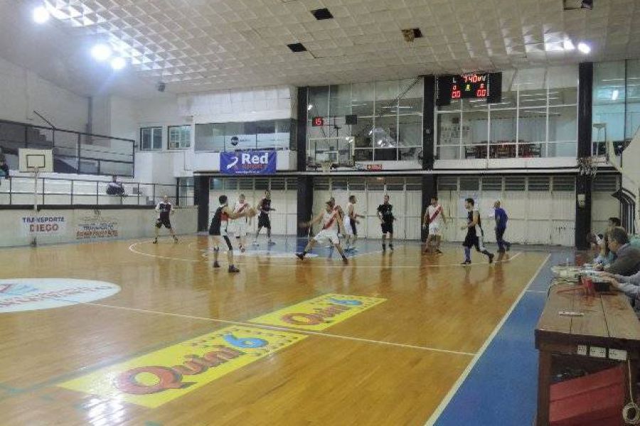 Basquet Alma Jrs. vs CAF - Foto FM Spacio