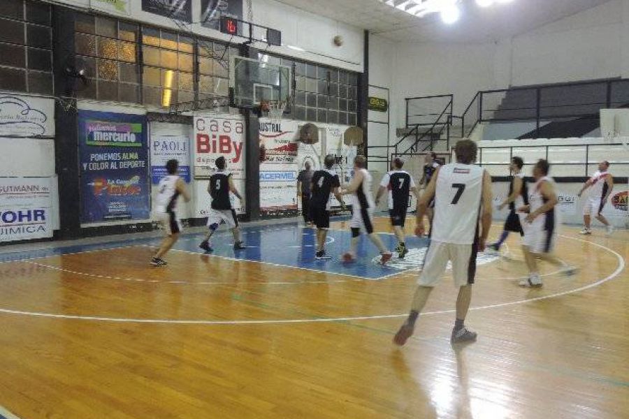 Basquet Alma Jrs. vs CAF - Foto FM Spacio