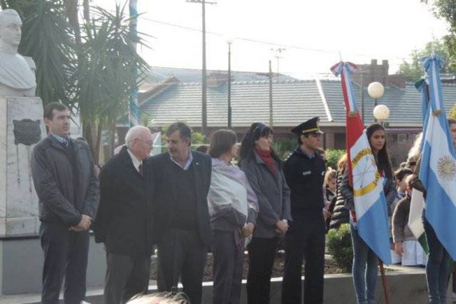 Acto 25 de Mayo - Foto Comuna de Franck