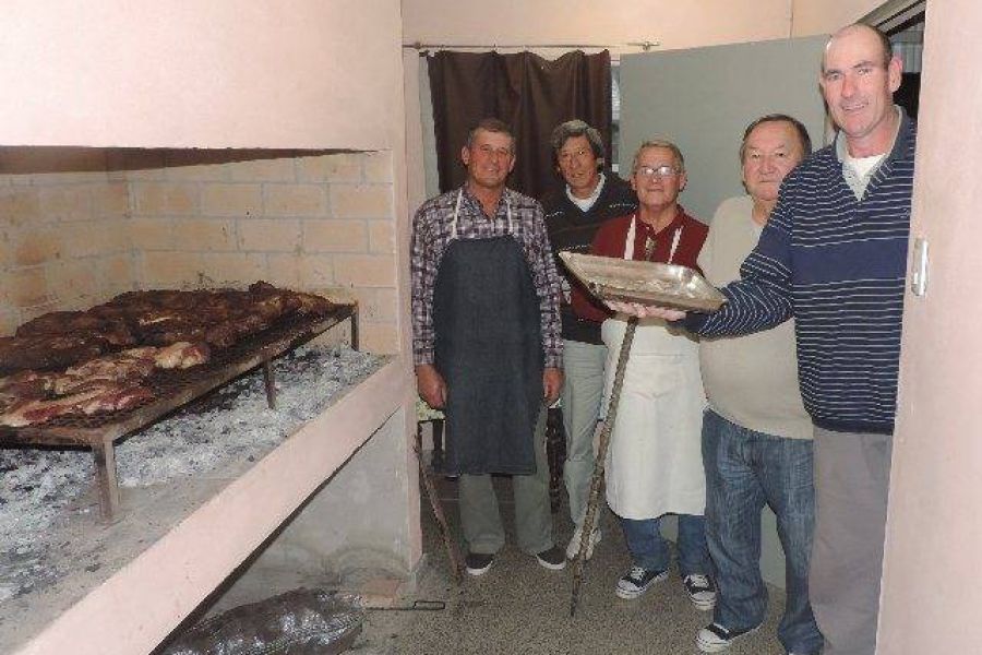 Cena beneficio Club de Abuelos - Foto FM Spacio