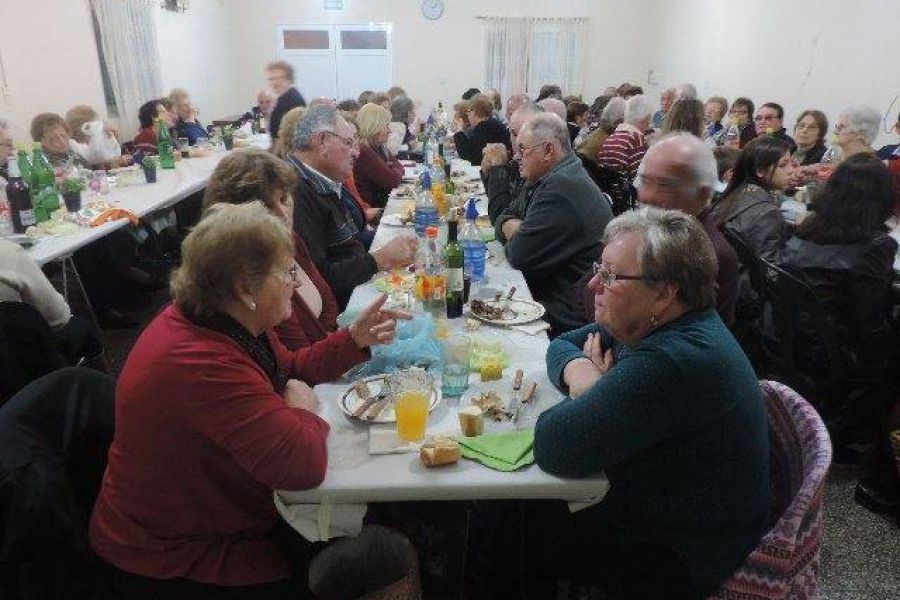 Cena beneficio Club de Abuelos - Foto FM Spacio