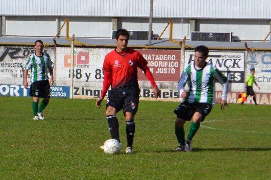 LEF Primera CAF vs CSDA - Foto FM Spacio
