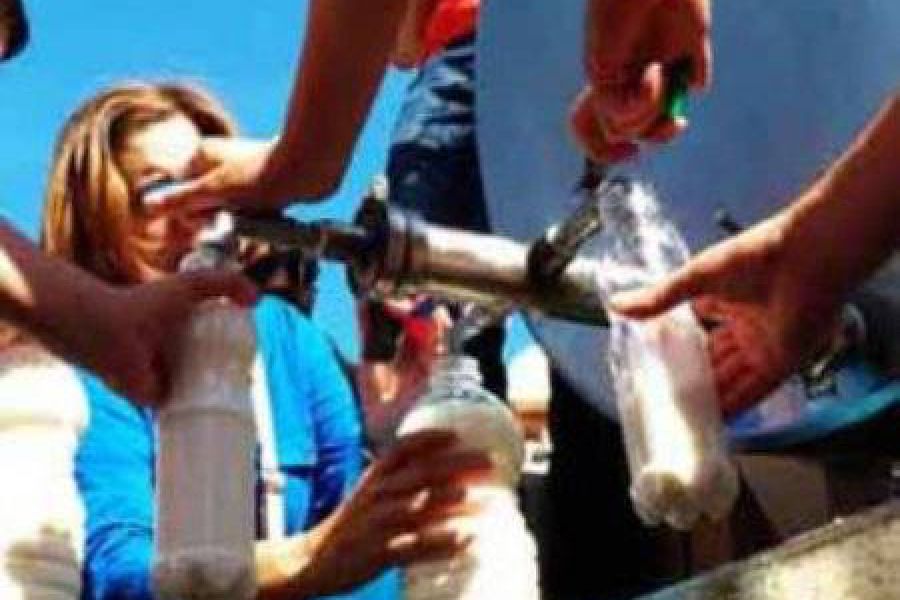 Leche gratis a modo de protesta solidaria