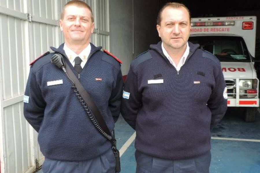 Almuerzo Bomberos - Foto FM Spacio