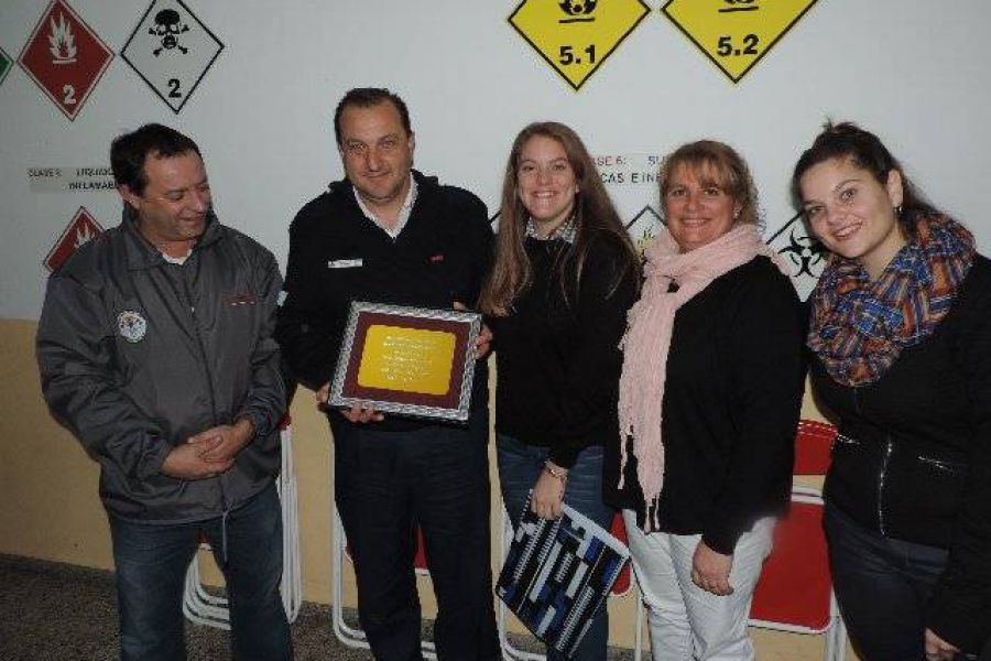 Almuerzo Bomberos - Foto FM Spacio