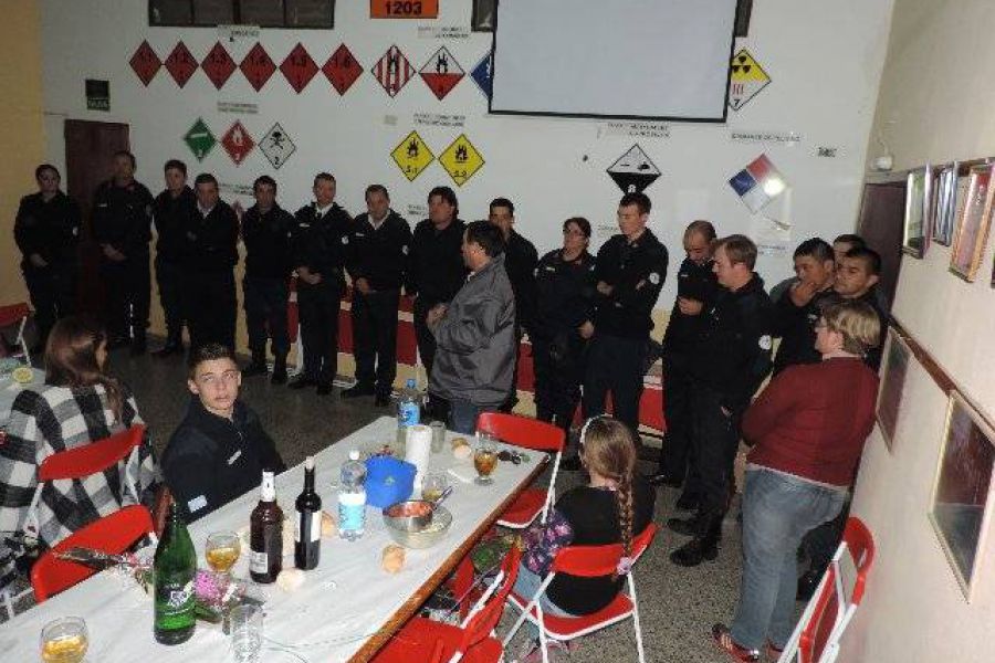 Almuerzo Bomberos - Foto FM Spacio