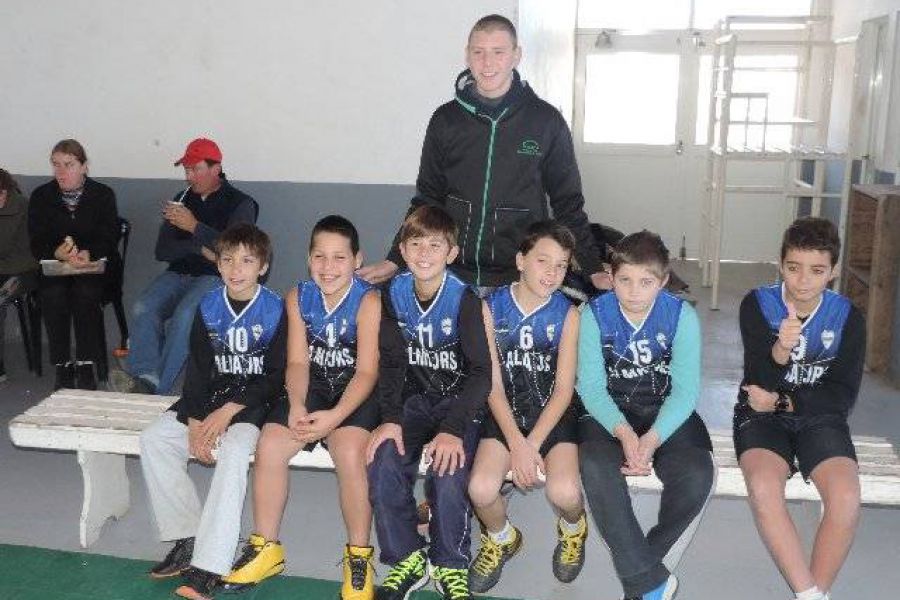 Encuentro de Basquet en el CAF - Foto FM Spacio