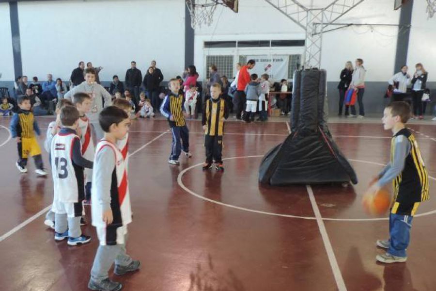 Encuentro de Basquet en el CAF - Foto FM Spacio