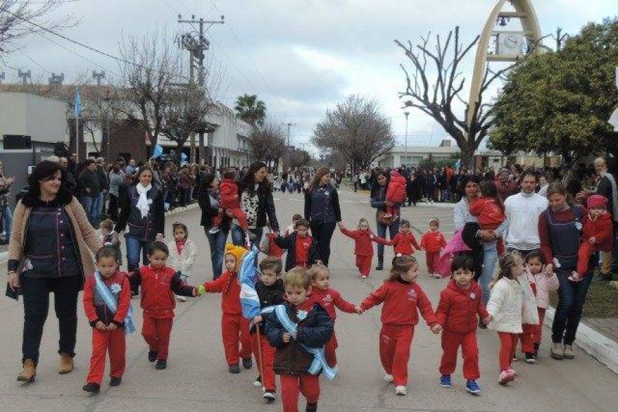 Desfile por el Bicentenario de Independencia - Foto FM Spacio