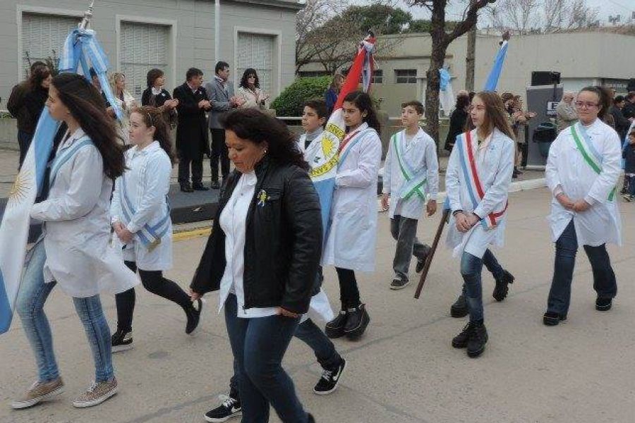 Desfile por el Bicentenario de Independencia - Foto FM Spacio