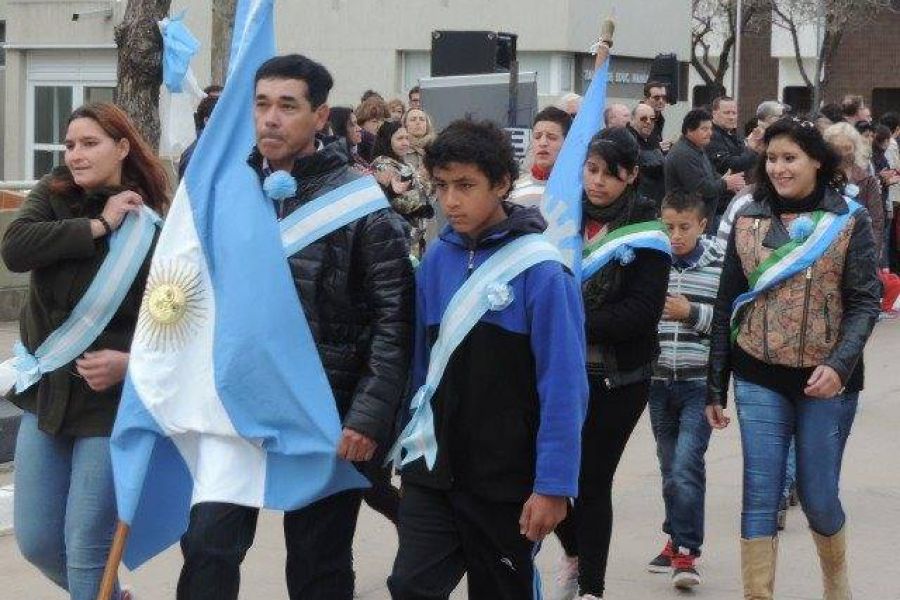 Desfile por el Bicentenario de Independencia - Foto FM Spacio