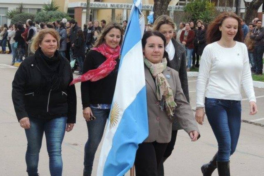 Desfile por el Bicentenario de Independencia - Foto FM Spacio