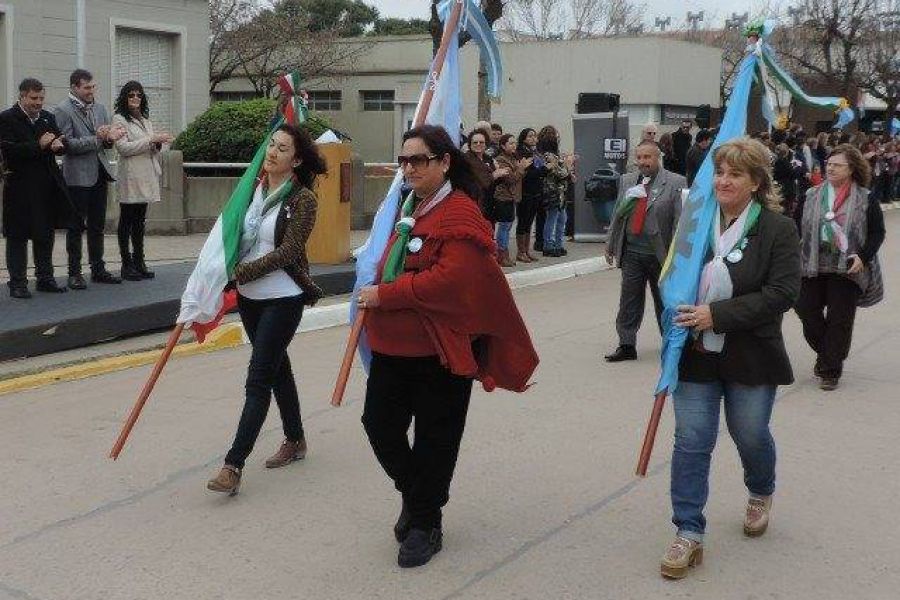 Desfile por el Bicentenario de Independencia - Foto FM Spacio