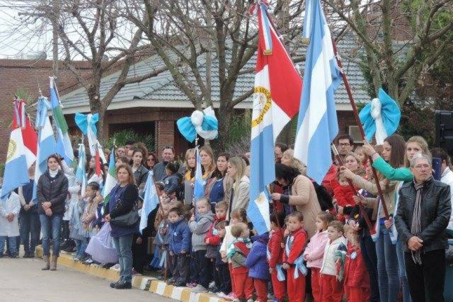 Desfile por el Bicentenario de Independencia - Foto FM Spacio