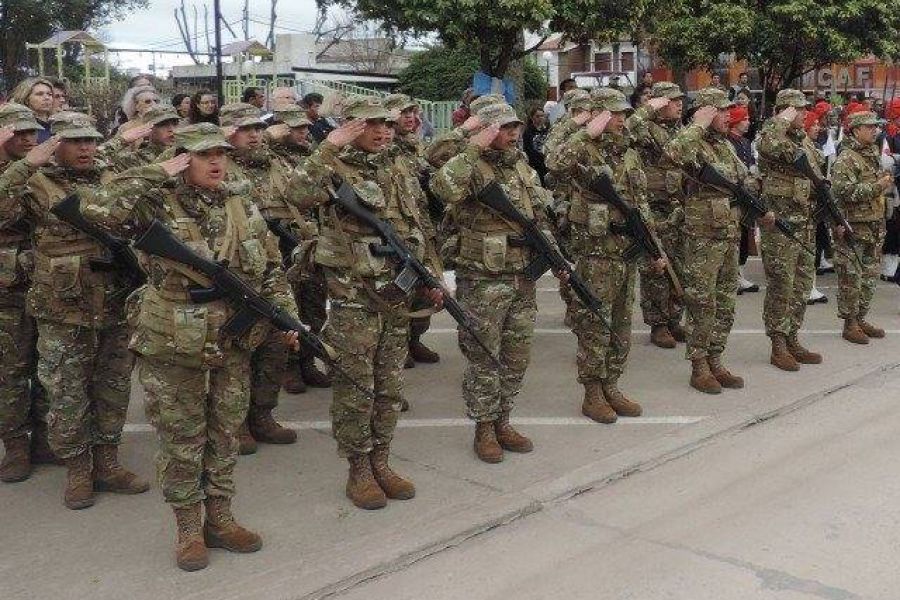 Desfile por el Bicentenario de Independencia - Foto FM Spacio