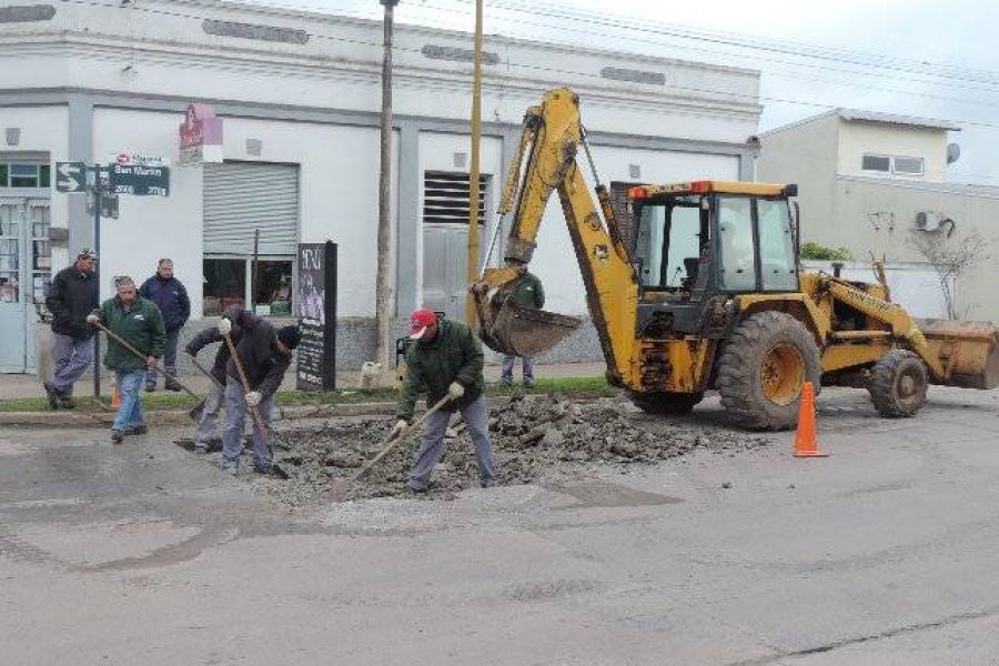 Trabajos de Bacheo - Foto FM Spacio