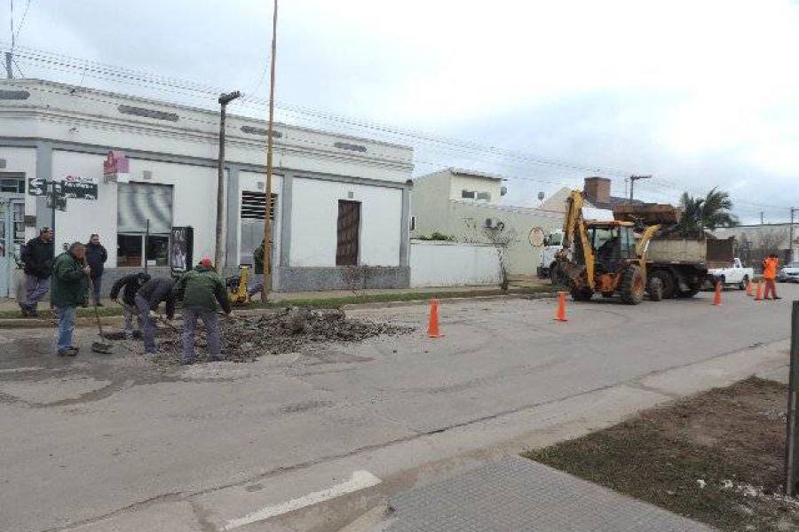 Trabajos de Bacheo - Foto FM Spacio