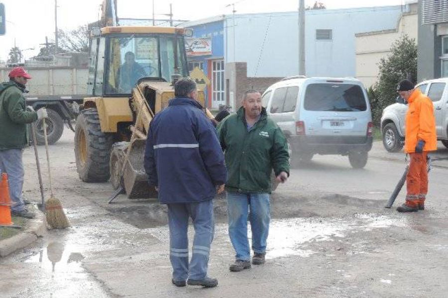 Trabajos de Bacheo - Foto FM Spacio