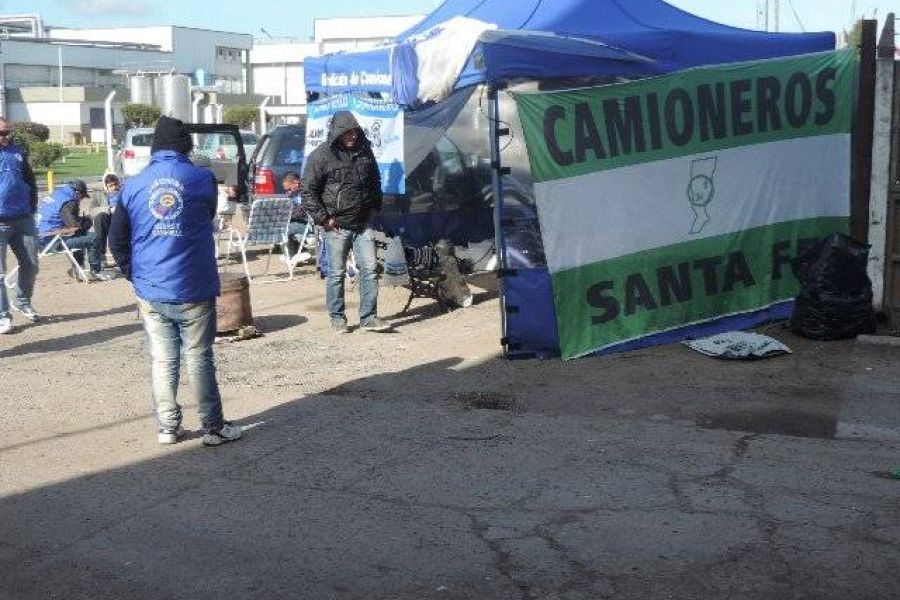 Bloqueo de Camioneros - Foto FM Spacio