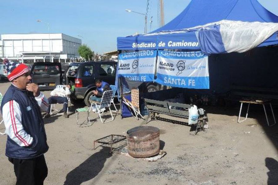Bloqueo de Camioneros - Foto FM Spacio