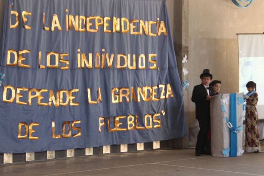 Actos Bicentenario de la Independecia - Foto FM Spacio