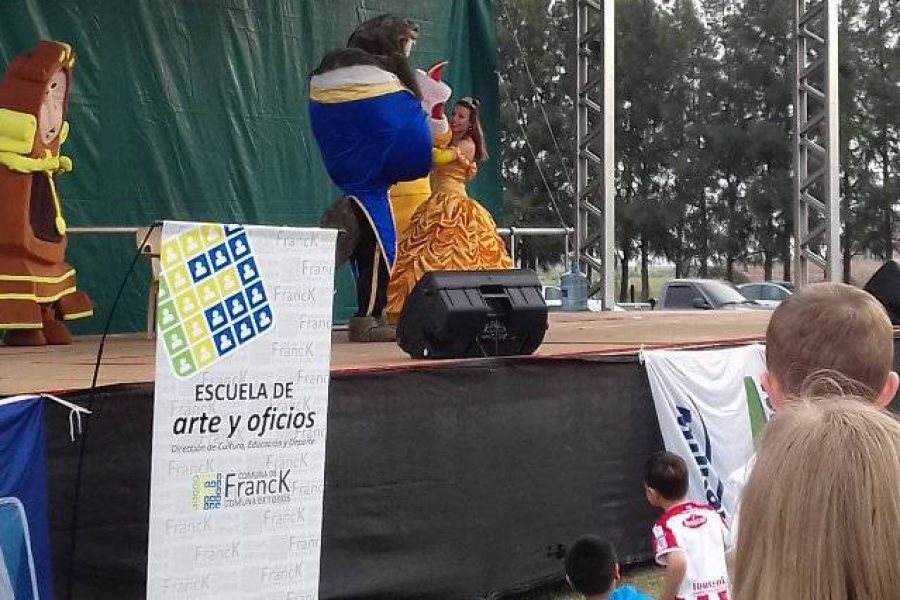 Festejo de los mas chicos - Foto Comuna de Franck