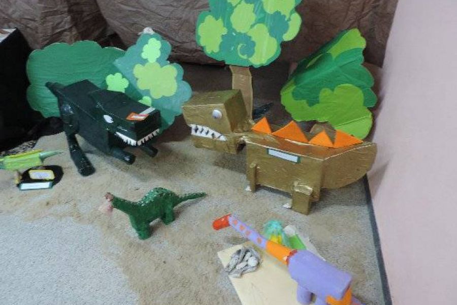 Dinosaurios en el Jardin - Foto FM Spacio