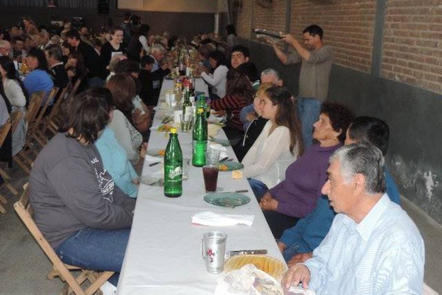 Almuerzo Parroquial - Foto FM Spacio