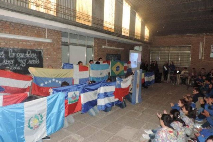 Acto en la EETP 298 - Foto FM Spacio