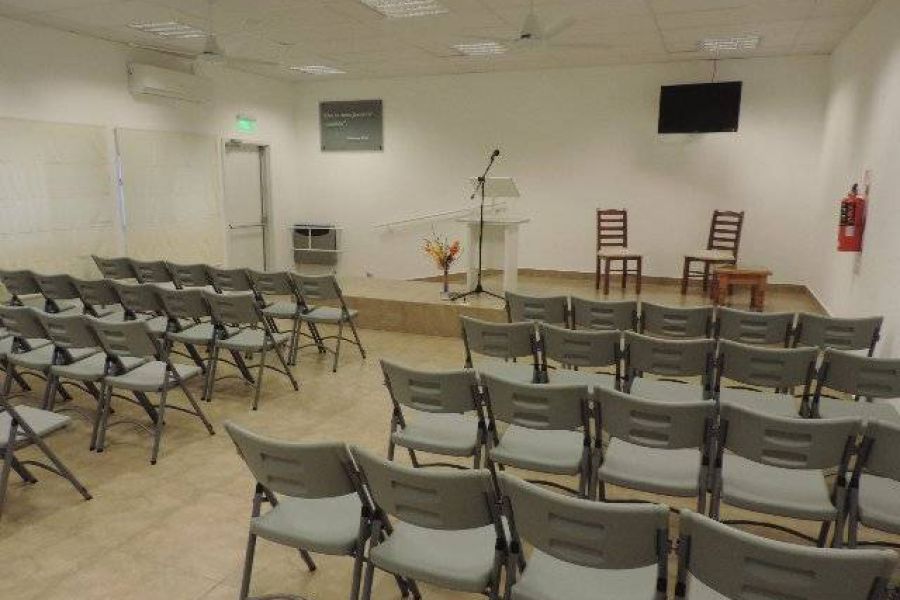 Nuevo Salon del Reino de los Testigos de Jehova - Foto FM Spacio