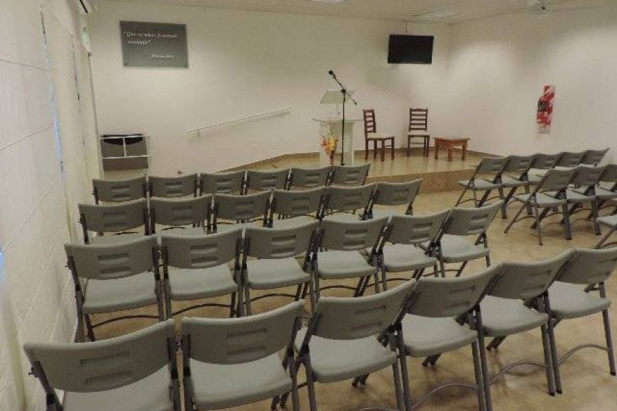 Nuevo Salon del Reino de los Testigos de Jehova - Foto FM Spacio