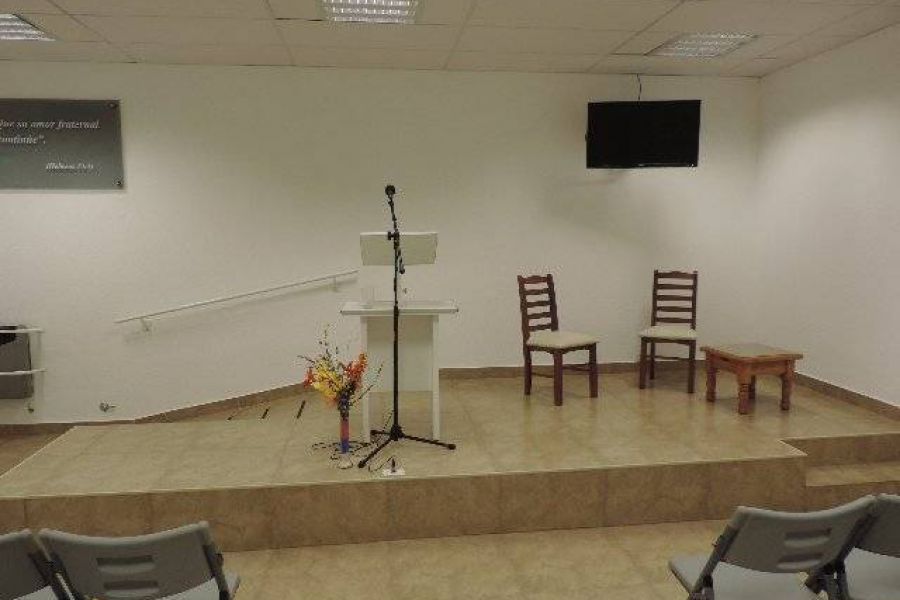 Nuevo Salon del Reino de los Testigos de Jehova - Foto FM Spacio