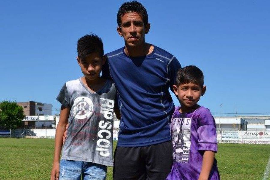 Ezequiel Leones e hijos - Foto FM Spacio