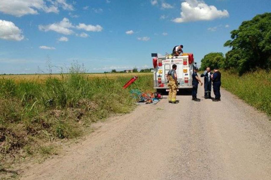 Vuelco de automovil - Foto Bomberos Voluntarios