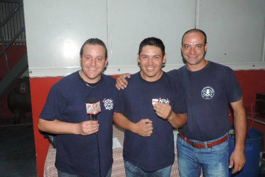 Agasajo Bomberos - Foto FM Spacio