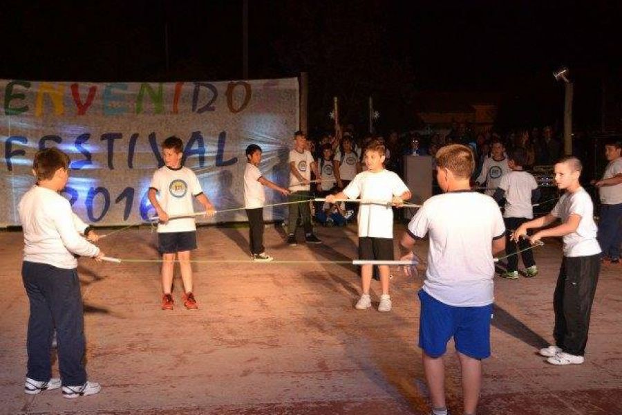 Velada anual Escuela 321 - Foto FM Spacio