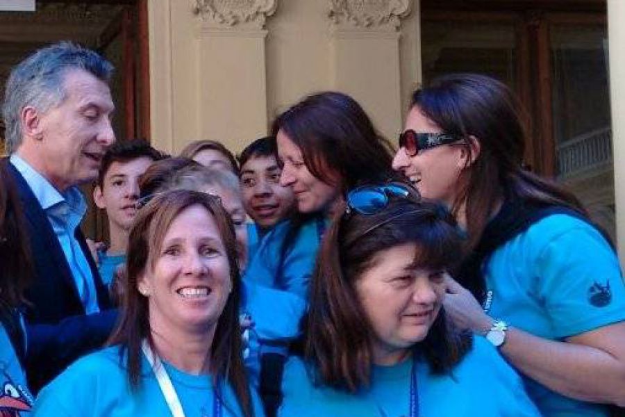 Macri con Alumnos de la Escuela 321 de Franck