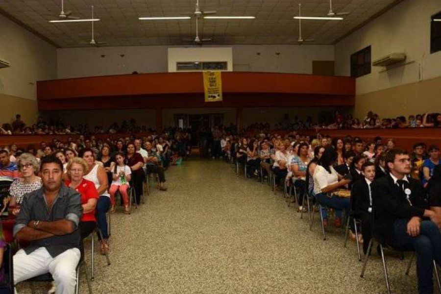 Entrega de diplomas - Foto Escuela de Artes y Oficios