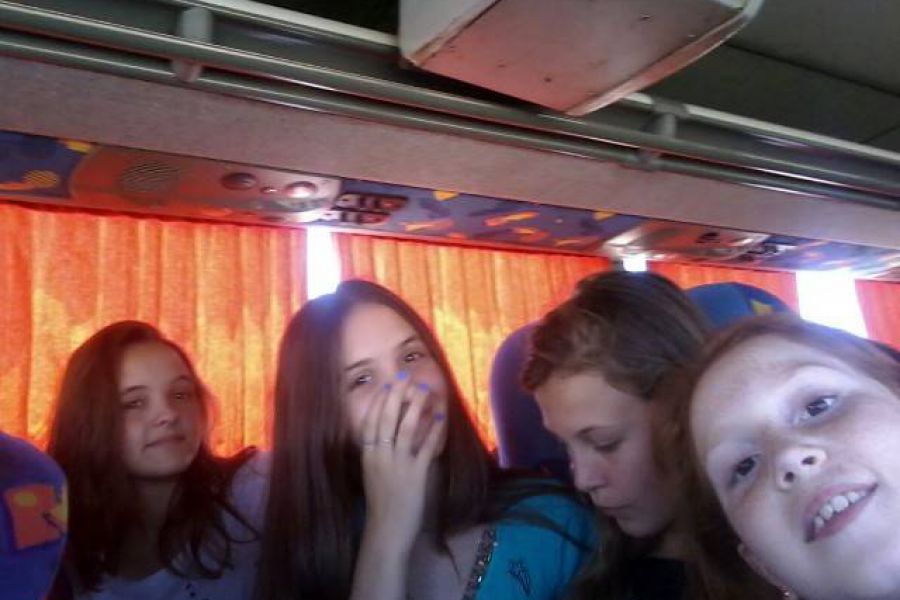 Ambar y amigas rumbo al Luna