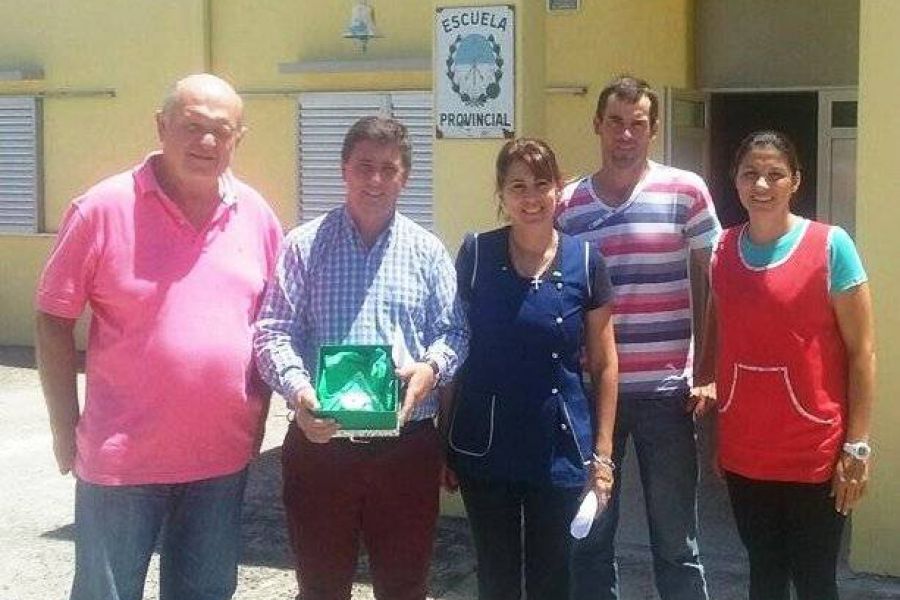 Pirola entregó aportes económicos en la región