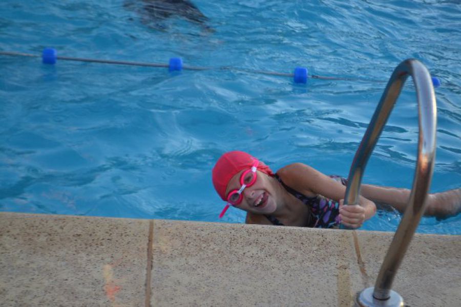 Encuentro de natacion CAA - Foto FM Spacio