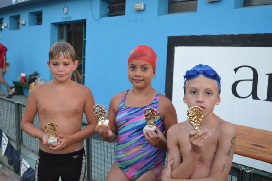 Encuentro de natacion CAA - Foto FM Spacio